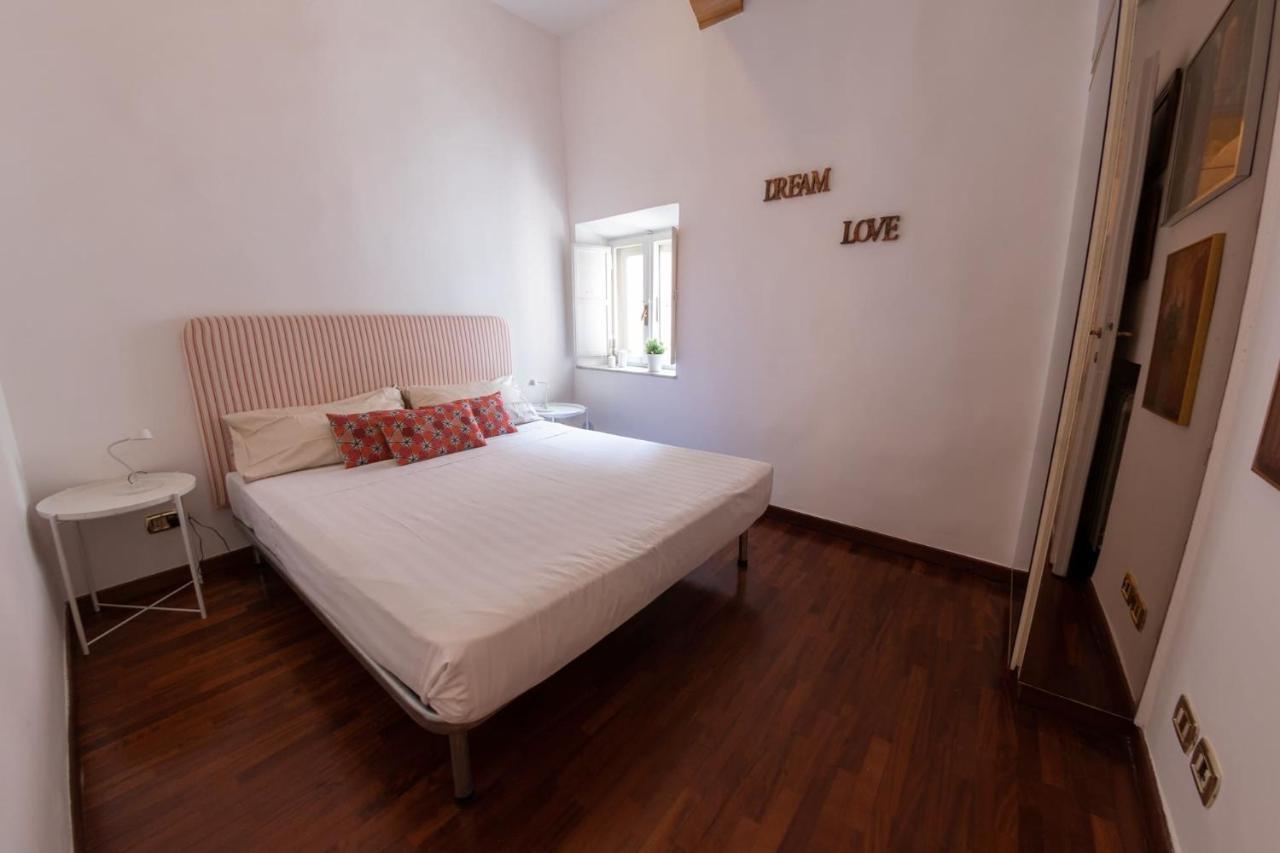 The Best Rent - Piazza Di Firenze Apartment โรม ภายนอก รูปภาพ